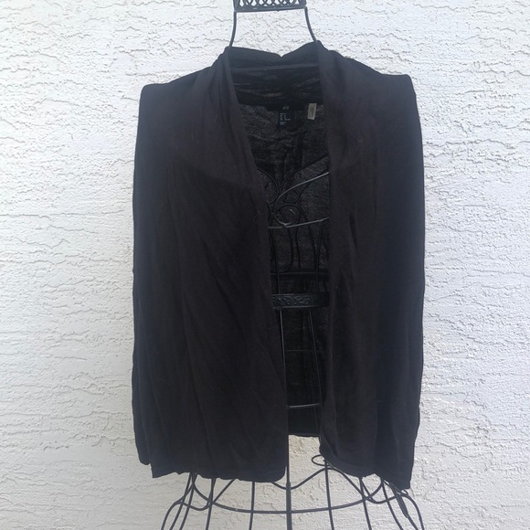 H&M Open Front Wrap - Picture 2 of 5